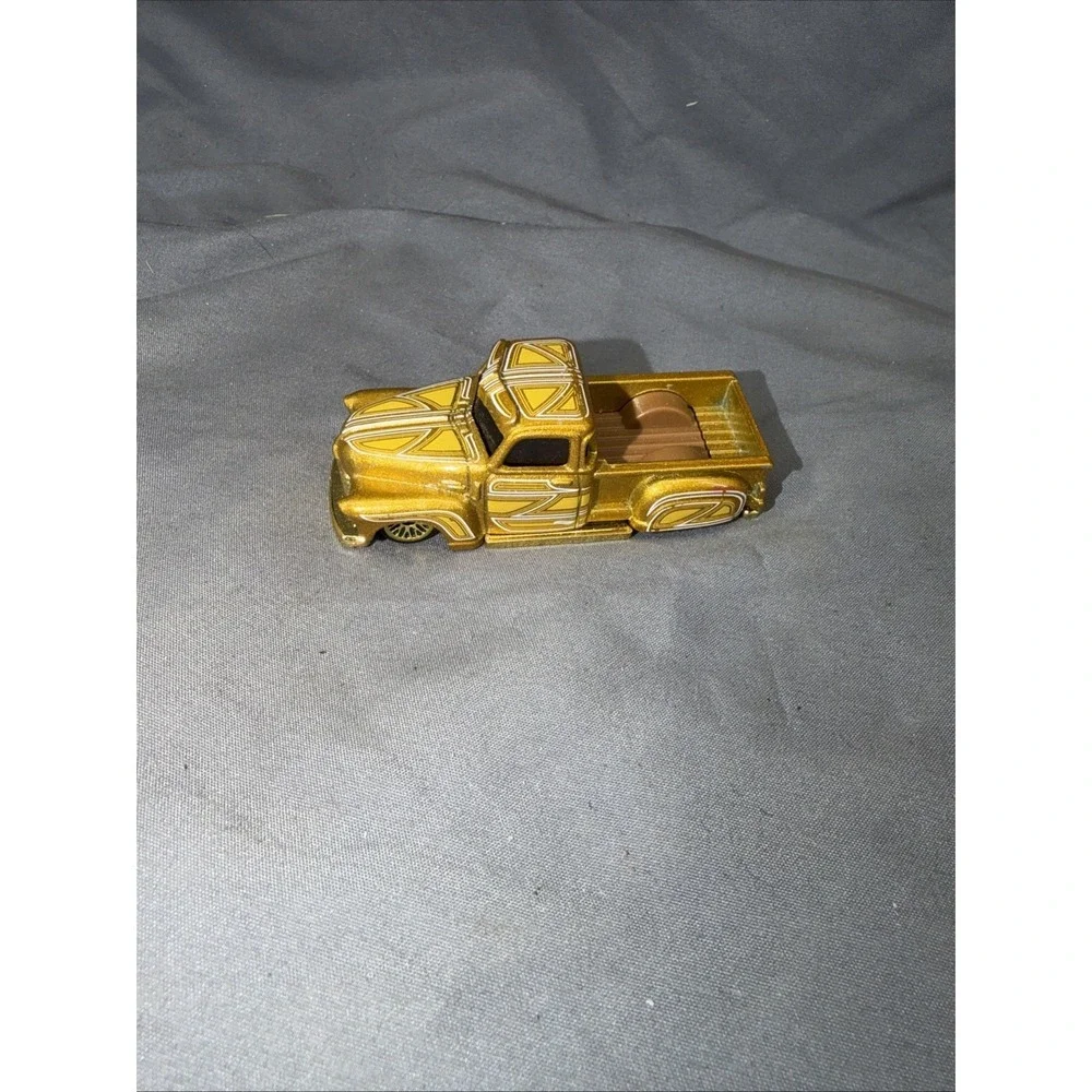 LA TROCA     2020 Hot Wheels Hot Trucks Series    Gold